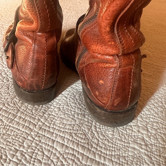 Børn Woman’s Size 9 Heeled Leather Boots Red Brown with Classic Zip Side Design - Picture 9 of 11